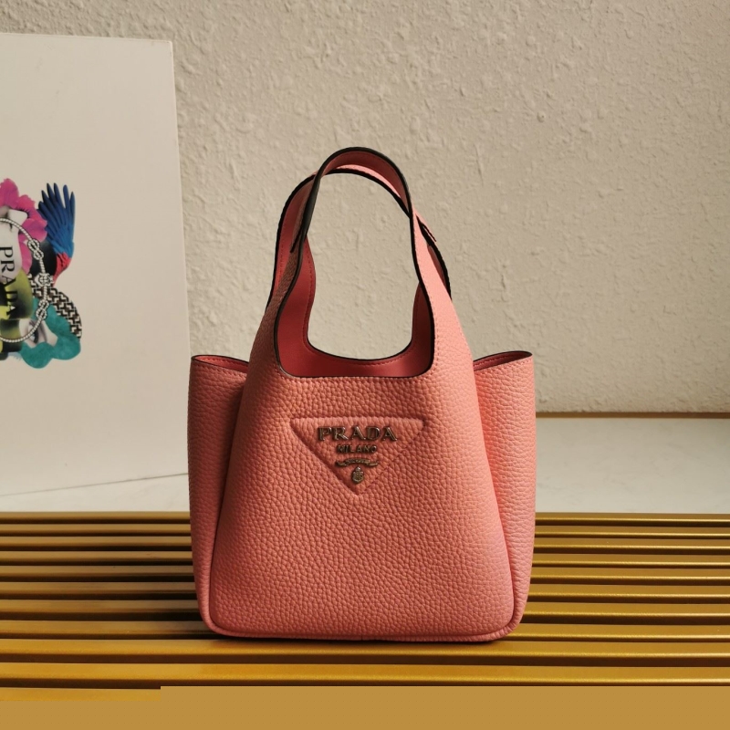 Pra*a shopping bags